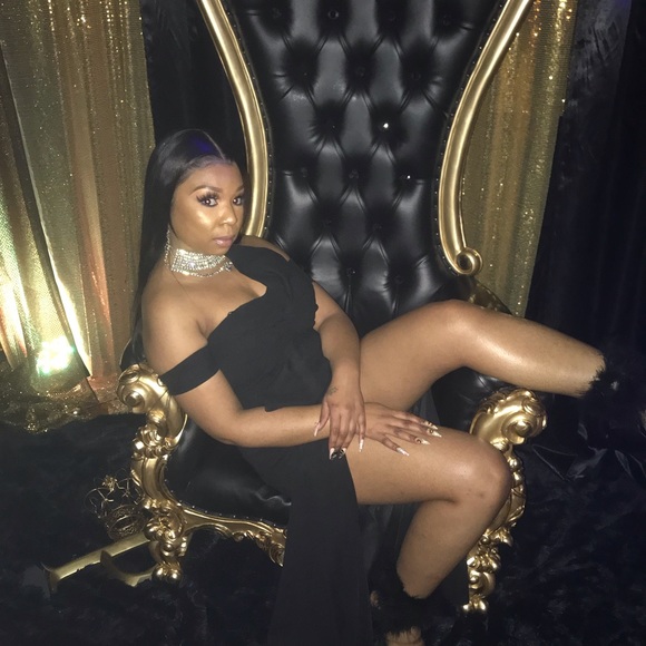 A nice black ballroom gown - Picture 3 of 3